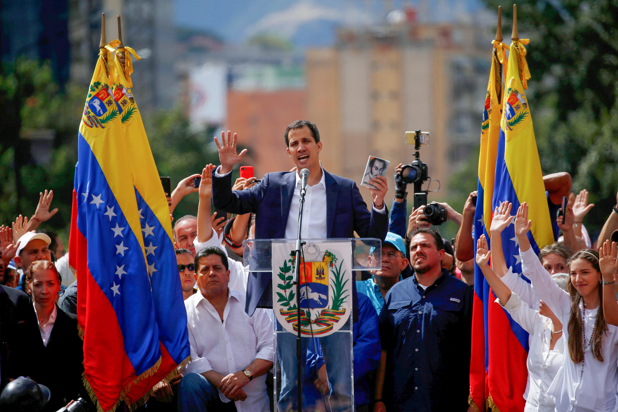  Un amplio arco político de Venezuela rechazó las amenazas a Juan Guaidó