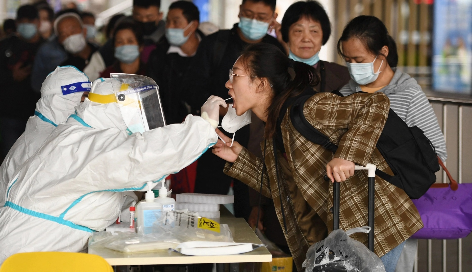  China detecta casi 38.000 nuevos contagios de covid, el 88 % asintomáticos