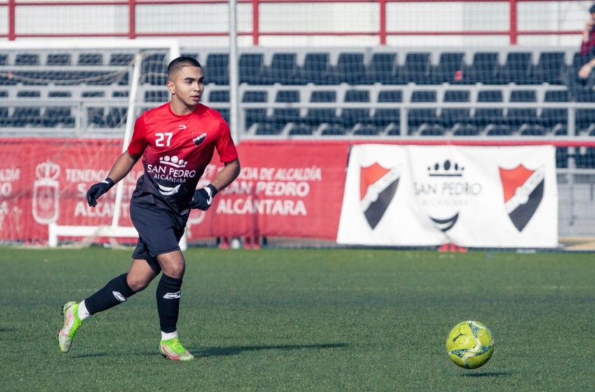  Adam Azabarka un joven talento marroquí que brilla en los cielos de España (vídeo y fotos)