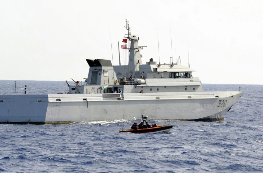 La Marina Real asiste a 58 subsaharianos candidatos a la migración irregular