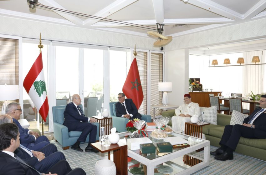  Cumbre árabe de Manama: Akhannouch se entrevista con el Jefe del Gobierno libanés