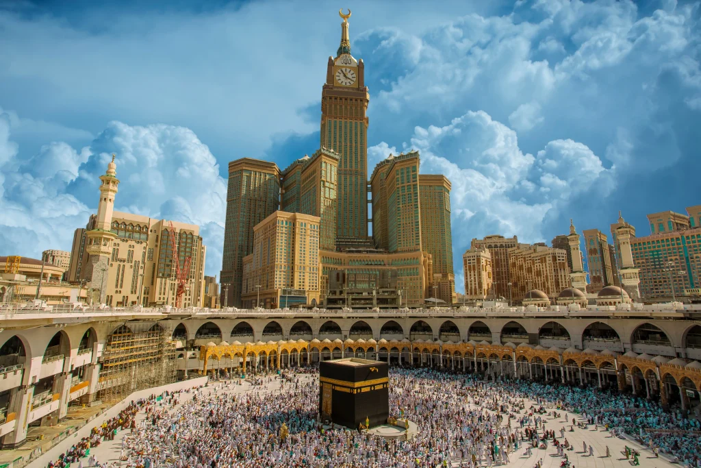 Arabia Saudita inicia la nueva temporada de la Umrah con la emisión de visados para peregrinos extranjeros