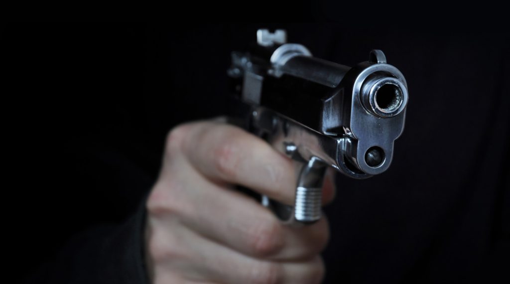 Policía dispara en Kenitra para detener a dos hermanos ebrios que amenazaban a los agentes